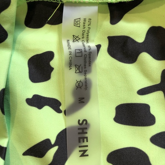 HOLLISTER // Zebra Print Scoop Bikini Top + SHEIN // Leopard Print 2pc Bikini - Picture 4 of 8